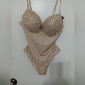 Body beautiful Shapewear beige shape all in one bodysuit with lace detail M NEW